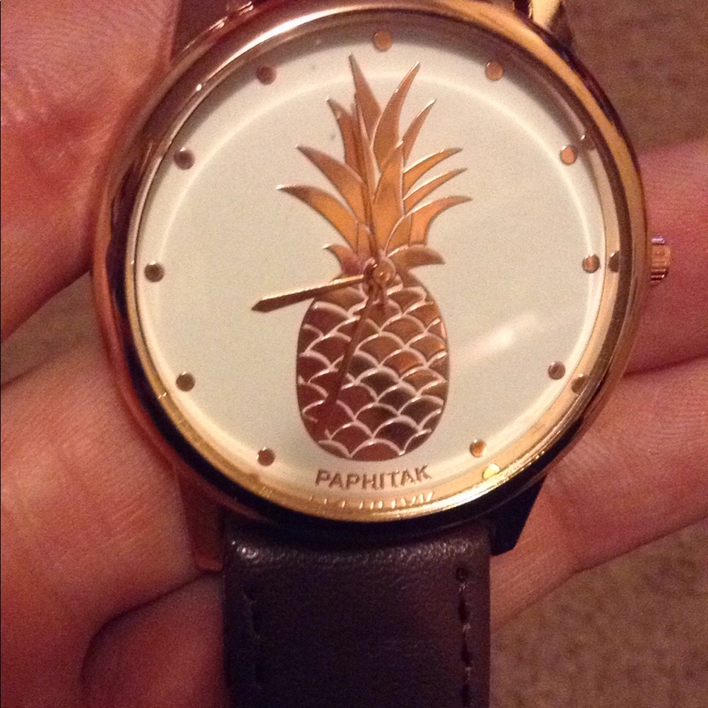 Stainless steel analog pineapple watch